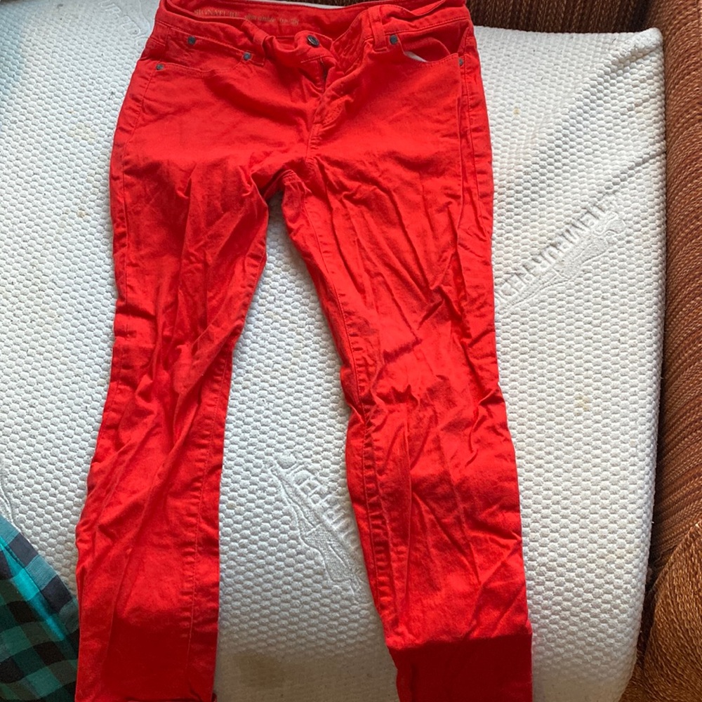 Loft Sz 6 petit pants. Fits like skinny jeans. Will iron.